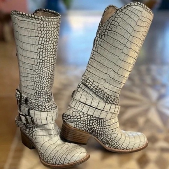 Freebird by Steven Textured Cream Heeled Boots - Picture 2 of 7